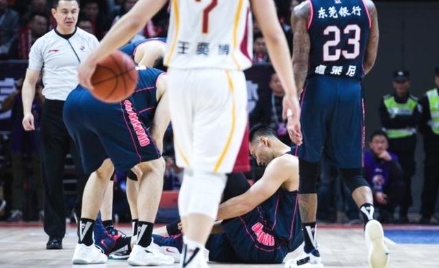 小艾电竞官方网站- 阿森纳核心伤退，恐缺席关键战役  