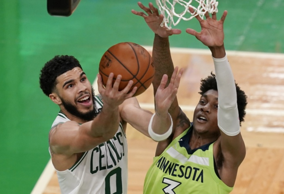 小艾电竞平台- 凯尔特人塔图姆刷新生涯得分纪录，绿军北伐进行时  