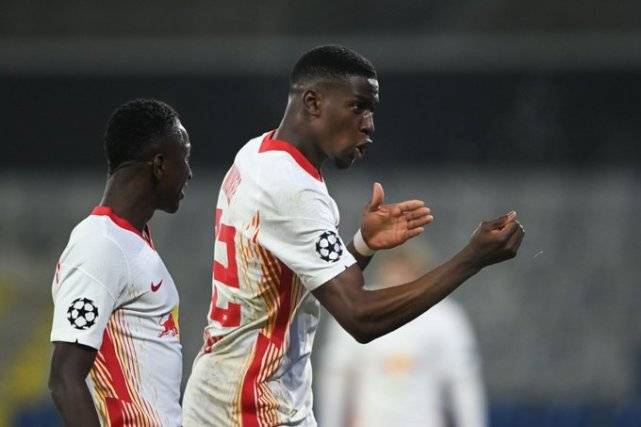 小艾电竞官方网站- 富勒姆黑马姿态冲击欧战，米特洛维奇宝刀未老  